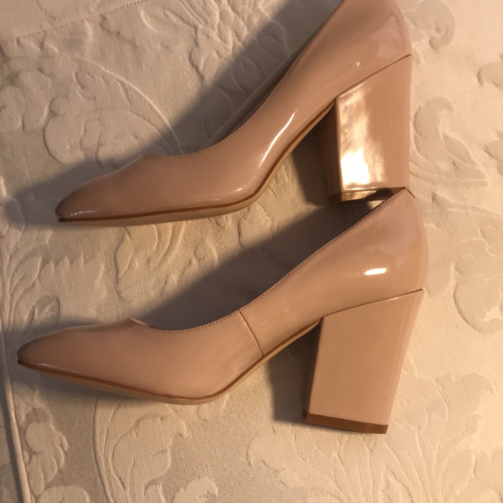 Nine West Almost New in Box Women's Nude Patent Pointed-Toe Pumps size 7.5